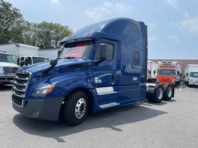 Freightliner Cascadia 126 Sleeper Semi Truck - 72" Condo Sleeper, 505HP, 10 Speed Manual