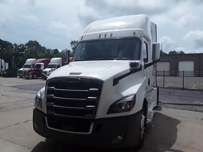 Freightliner Cascadia 126 Sleeper Semi Truck - 70" Condo Sleeper, 505HP, 12 Speed Automatic