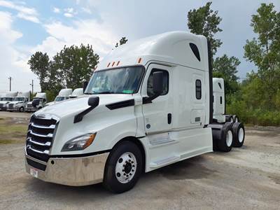 Freightliner Cascadia 126 Sleeper Semi Truck - 72" Condo Sleeper, 455HP, 12 Speed Automatic