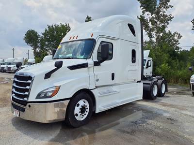 Freightliner Cascadia 126 Sleeper Semi Truck - 72" Condo Sleeper, 12 Speed Automatic