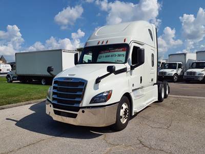 Freightliner Cascadia 126 Sleeper Semi Truck - 72" Condo Sleeper, 455HP, 12 Speed Automatic
