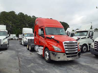 Freightliner Cascadia 126 Sleeper Semi Truck - 74" Condo Sleeper, 475HP, 12 Speed Automatic