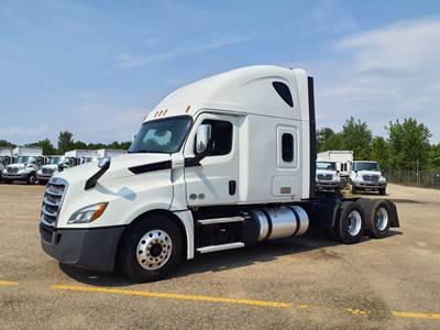 Freightliner Cascadia 126 Sleeper Semi Truck - 73" Condo Sleeper, 455HP, 12 Speed Automatic