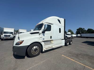 Freightliner Cascadia 126 Sleeper Semi Truck - 72" Condo Sleeper, 455HP, 12 Speed Automatic