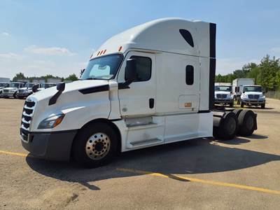 Freightliner Cascadia 126 Sleeper Semi Truck - 73" Condo Sleeper, 455HP, 12 Speed Automatic