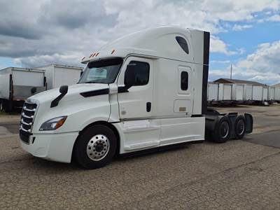 Freightliner Cascadia 126 Sleeper Semi Truck - 73" Condo Sleeper, 455HP, 12 Speed Automatic