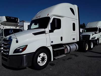 Freightliner Cascadia 126 Sleeper Semi Truck - 72" Condo Sleeper, 455HP, 12 Speed Automatic