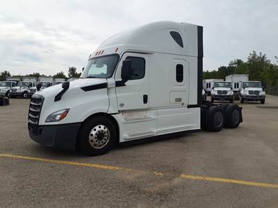 Freightliner Cascadia 126 Sleeper Semi Truck - 73" Condo Sleeper, 400HP, 12 Speed Automatic