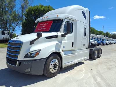 Freightliner Cascadia 126 Sleeper Semi Truck - 90" Condo Sleeper, 455HP, 10 Speed Manual
