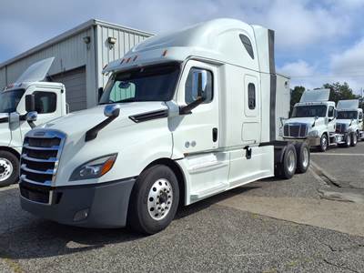 Freightliner Cascadia 126 Sleeper Semi Truck - 72" Condo Sleeper, 400HP, 12 Speed Automatic