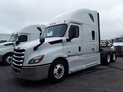 Freightliner Cascadia 126 Sleeper Semi Truck - 72" Condo Sleeper, 455HP, 12 Speed Automatic