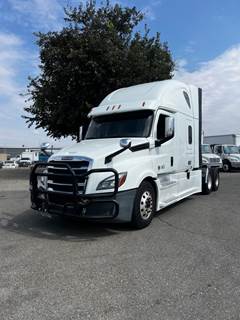 Freightliner Cascadia 126 Sleeper Semi Truck - 72" Condo Sleeper, 400HP, 12 Speed Automatic