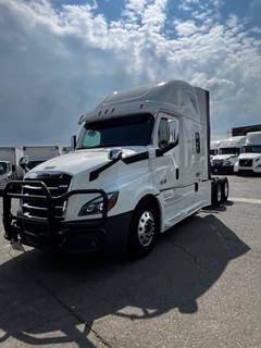 Freightliner Cascadia 126 Sleeper Semi Truck - 72" Condo Sleeper, 400HP, 12 Speed Automatic