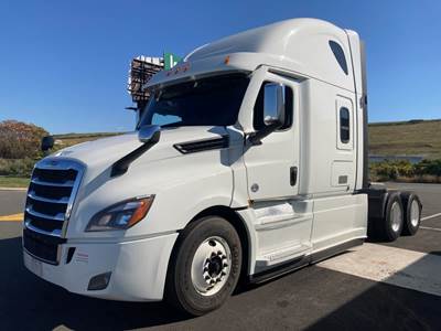 Freightliner Cascadia 126 Sleeper Semi Truck - 72" Condo Sleeper, 475HP, 12 Speed Automatic