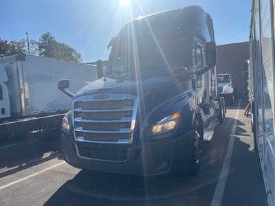 Freightliner Cascadia 126 Sleeper Semi Truck - 72" Condo Sleeper, 505HP, 10 Speed Manual