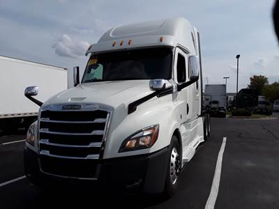 Freightliner Cascadia 126 Sleeper Semi Truck - 36" Condo Sleeper, 475HP, 10 Speed Manual