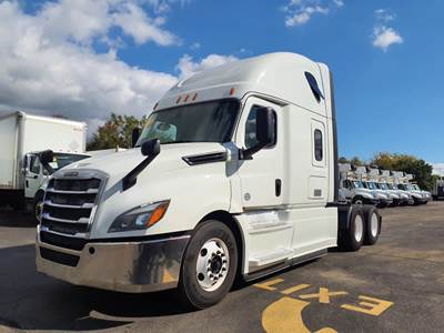 Freightliner Cascadia 126 Sleeper Semi Truck - 73" Condo Sleeper, 455HP, 12 Speed Automatic