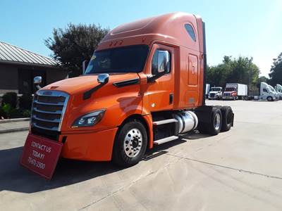 Freightliner Cascadia 126 Sleeper Semi Truck - 70" Condo Sleeper, 455HP, 12 Speed Automatic