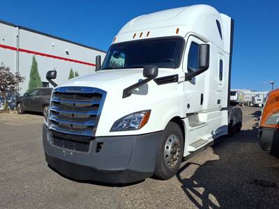 Freightliner Cascadia 126 Sleeper Semi Truck - 62" Condo Sleeper, 455HP, 12 Speed Automatic