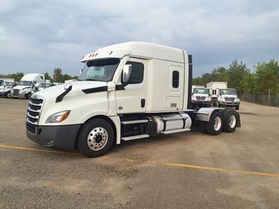 Freightliner Cascadia 126 Sleeper Semi Truck - 63" Mid Roof Sleeper, 455HP, 12 Speed Automatic