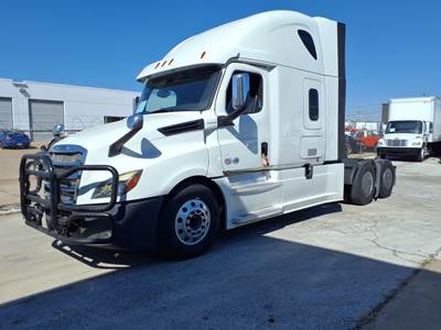 Freightliner Cascadia 126 Sleeper Semi Truck - 48" Condo Sleeper, 400HP, 12 Speed Automatic