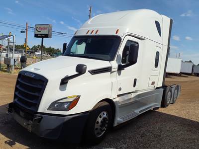Freightliner Cascadia 126 Sleeper Semi Truck - 72" Condo Sleeper, 400HP, 12 Speed Automatic