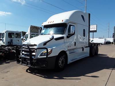 Freightliner Cascadia 126 Sleeper Semi Truck - 72" Condo Sleeper, 400HP, 12 Speed Automatic
