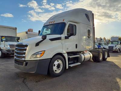 Freightliner Cascadia 126 Sleeper Semi Truck - 72" Condo Sleeper, 400HP, 12 Speed Automatic