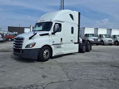 Freightliner Cascadia 126 Sleeper Semi Truck - 48" Condo Sleeper, 455HP, 12 Speed Automatic