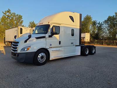 Freightliner Cascadia 126 Sleeper Semi Truck - 73" Condo Sleeper, 455HP, 12 Speed Automatic