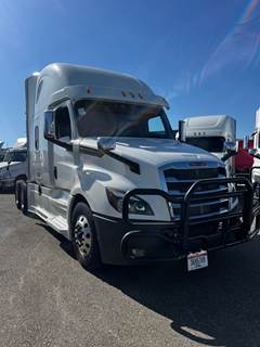 Freightliner Cascadia 126 Sleeper Semi Truck - 72" Condo Sleeper, 400HP, 12 Speed Automatic