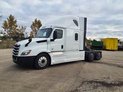 Freightliner Cascadia 126 Sleeper Semi Truck - 73" Condo Sleeper, 455HP, 12 Speed Automatic