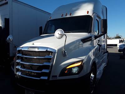 Freightliner Cascadia 126 Sleeper Semi Truck - 72" Condo Sleeper, 455HP, 12 Speed Automatic