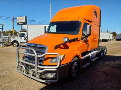 Freightliner Cascadia 126 Sleeper Semi Truck - 72" Condo Sleeper, 505HP, 12 Speed Automatic