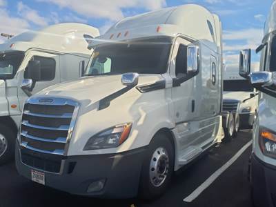 Freightliner Cascadia 126 Sleeper Semi Truck - 36" Condo Sleeper, 475HP, 10 Speed Manual