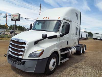 Freightliner Cascadia 126 Sleeper Semi Truck - 72" Condo Sleeper, 455HP, 12 Speed Automatic