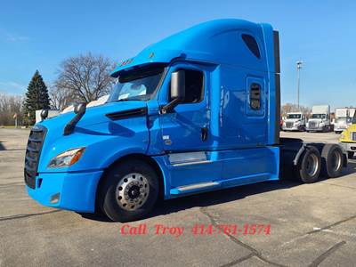 Freightliner Cascadia 126 Sleeper Semi Truck - 72" Condo Sleeper, 455HP, 12 Speed Automatic