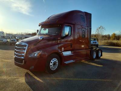 Freightliner Cascadia 126 Sleeper Semi Truck - 73" Condo Sleeper, 455HP, 12 Speed Automatic