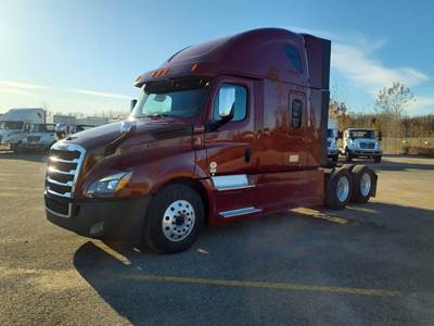 Freightliner Cascadia 126 Sleeper Semi Truck - 73" Condo Sleeper, 455HP, 12 Speed Automatic