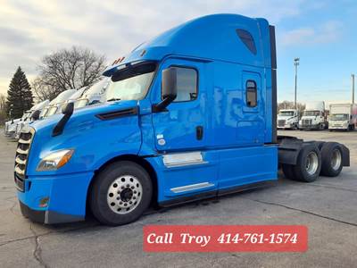 Freightliner Cascadia 126 Sleeper Semi Truck - 72" Condo Sleeper, 455HP, 12 Speed Automatic
