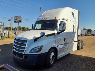 Freightliner Cascadia 126 Sleeper Semi Truck - 70" Condo Sleeper, 455HP, 12 Speed Automatic
