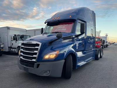 Freightliner Cascadia 126 Sleeper Semi Truck - 72" Condo Sleeper, 505HP, 12 Speed Automatic