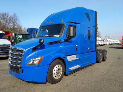 Freightliner Cascadia 126 Sleeper Semi Truck - 72" Condo Sleeper, 455HP, 12 Speed Automatic