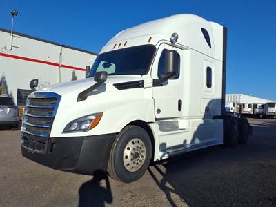 Freightliner Cascadia 126 Sleeper Semi Truck - 72" Condo Sleeper, 505HP, 12 Speed Automatic