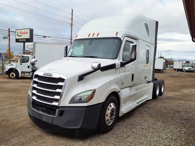 Freightliner Cascadia 126 Sleeper Semi Truck - 70" Condo Sleeper, 455HP, 12 Speed Automatic
