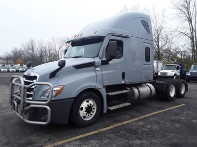Freightliner Cascadia 126 Sleeper Semi Truck - 70" Condo Sleeper, 455HP, 10 Speed Manual