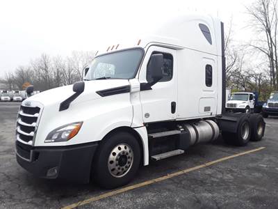 Freightliner Cascadia 126 Sleeper Semi Truck - 70" Condo Sleeper, 475HP, 12 Speed Automatic