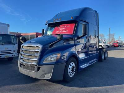 Freightliner Cascadia 126 Sleeper Semi Truck - 72" Condo Sleeper, 505HP, 10 Speed Manual
