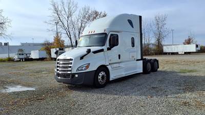Freightliner Cascadia 126 Sleeper Semi Truck - 72" Condo Sleeper, 400HP, 12 Speed Automatic