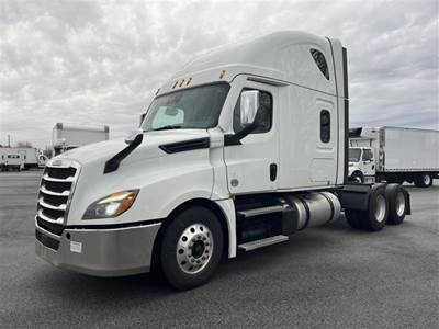 Freightliner Cascadia 126 Sleeper Semi Truck - 72" Condo Sleeper, 505HP, 12 Speed Automatic